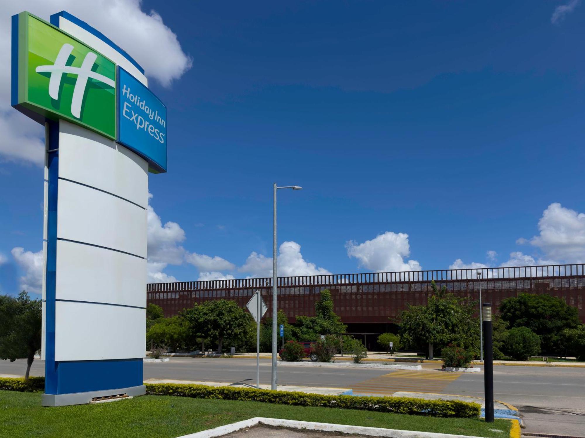 Holiday Inn Express Merida By Ihg Zewnętrze zdjęcie