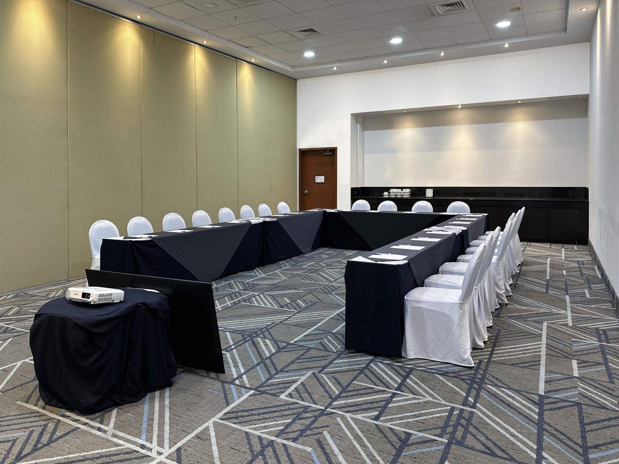 Holiday Inn Express Merida By Ihg Zewnętrze zdjęcie